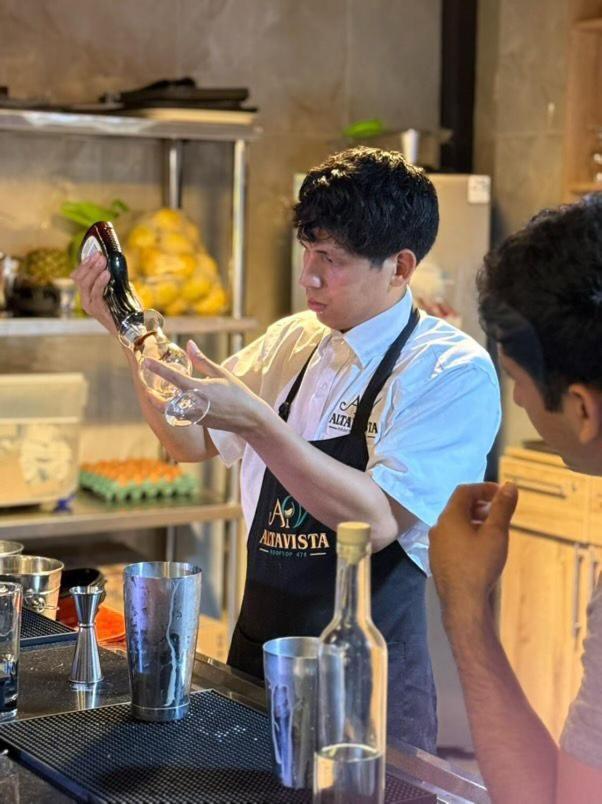 Hotel Konford Canete Imperial エクステリア 写真